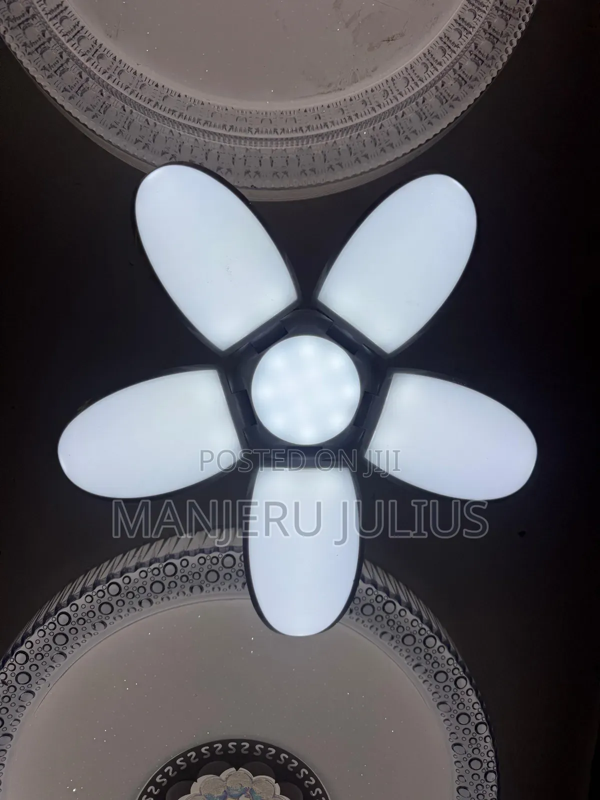4 Blades Fan Bulb