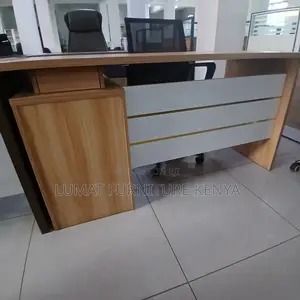 Modern Leadership Desk