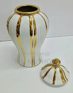 Decorative White and Gold Ceramic Ginger Jar /Vase.