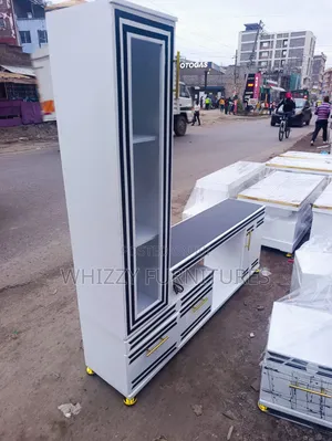 Modern Tv Stand With a Cabinet