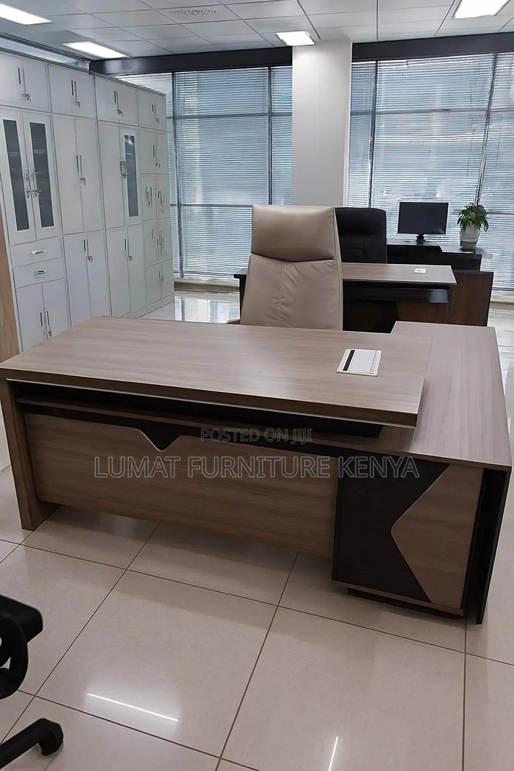 Advanced Executive Table,