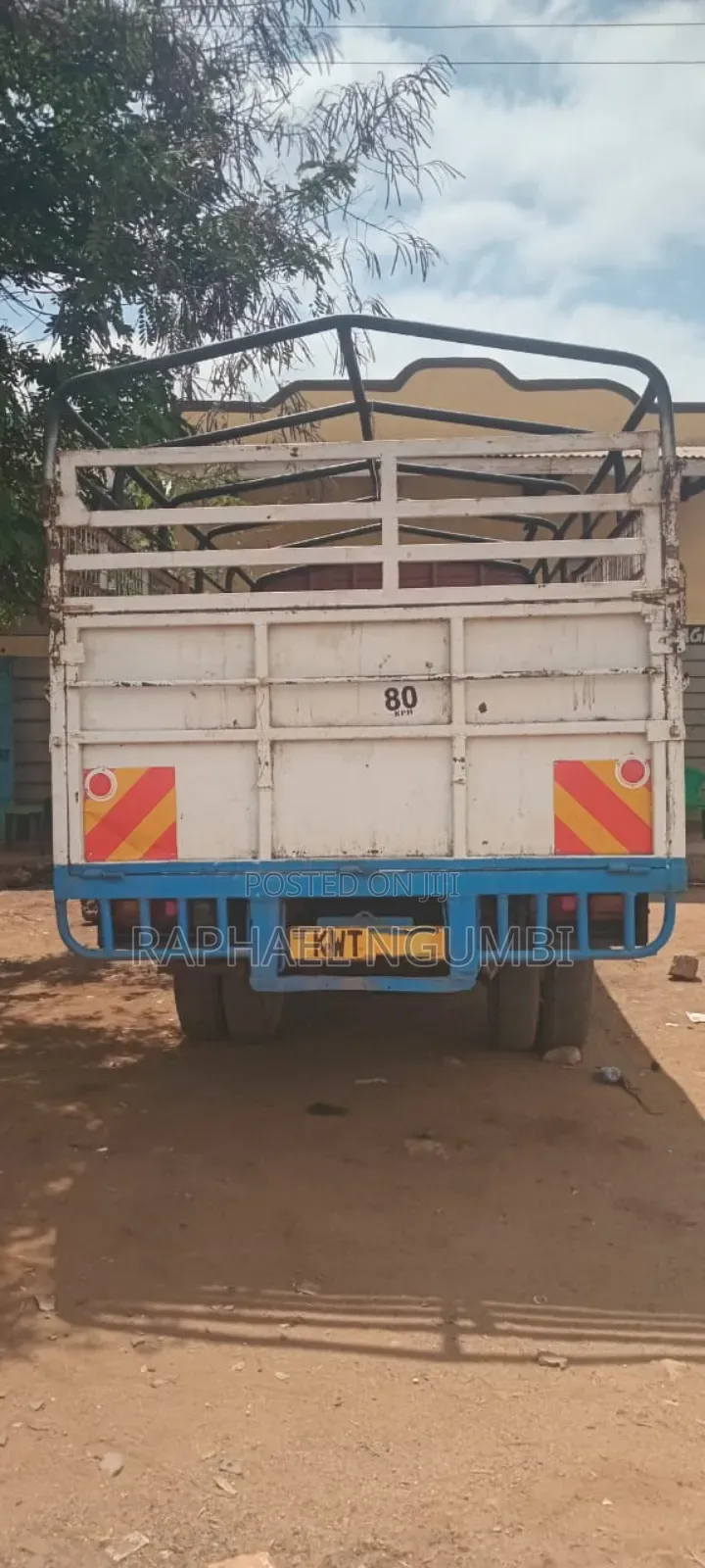 Mitsubishi Canter 1989 White