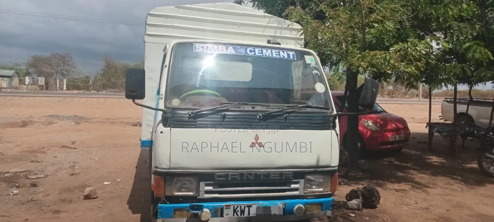 Mitsubishi Canter 1989 White