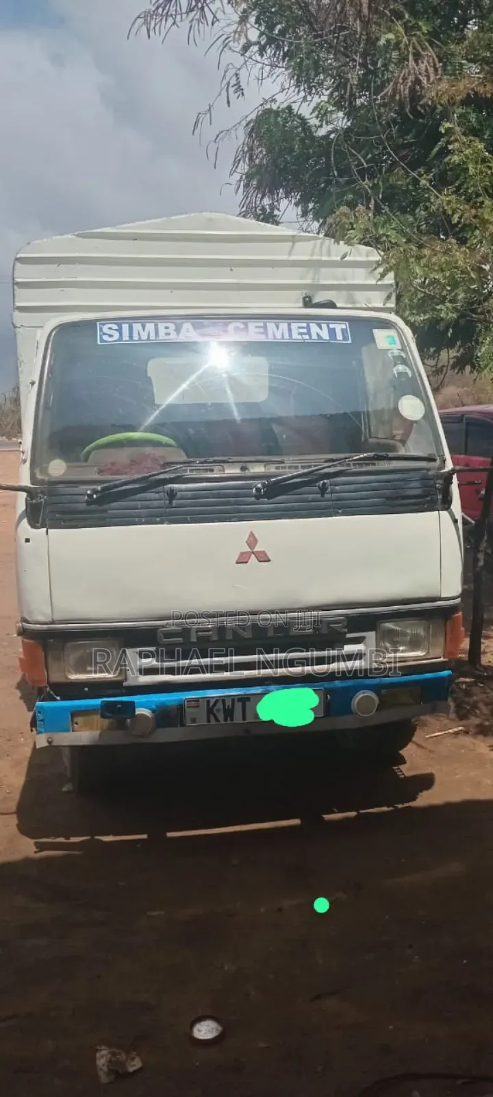 Mitsubishi Canter 1989 White