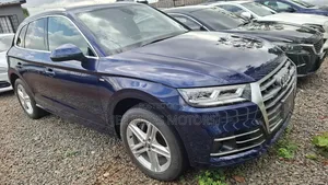 Audi Q5 2.0T Premium AWD quattro 2018 Blue