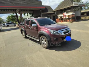Isuzu D-MAX 2015 Red