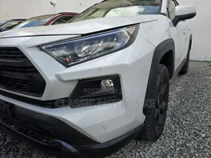 Toyota RAV4 Adventure 2019 White