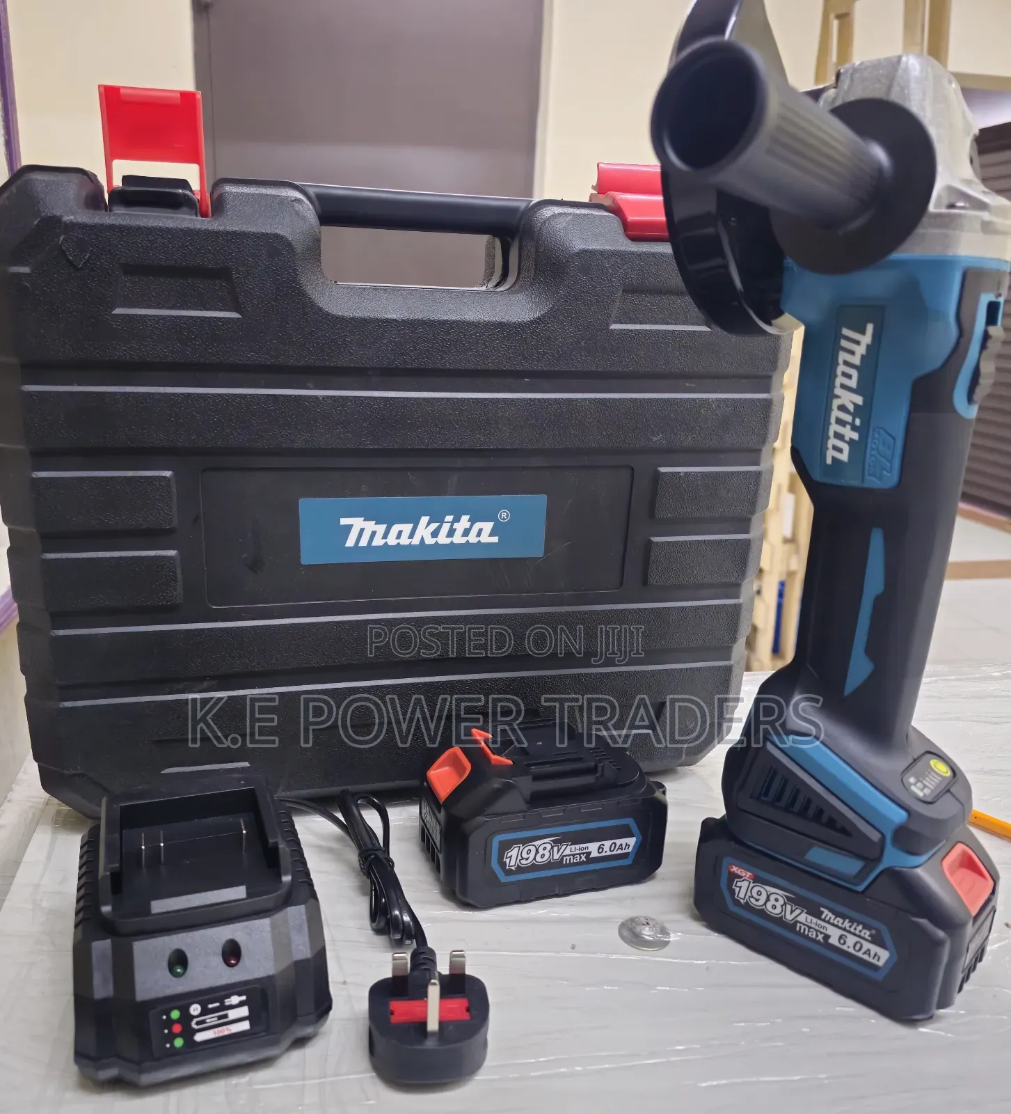 Makita Coardless Grinder