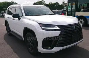 Lexus LX 600 2022 White