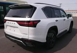 Lexus LX 600 2022 White