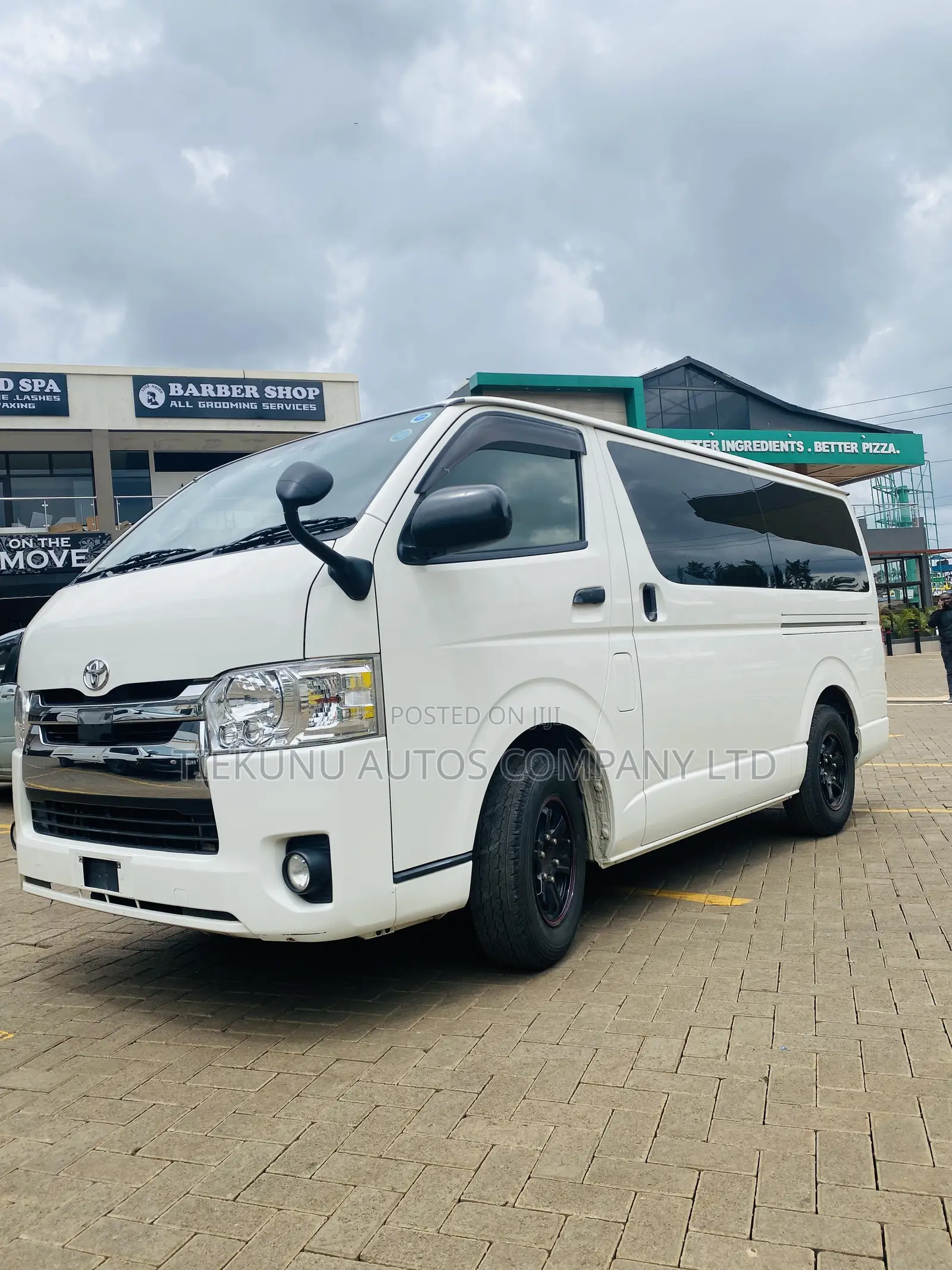 Toyota HiAce 2018 White