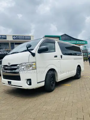 Toyota HiAce 2018 White