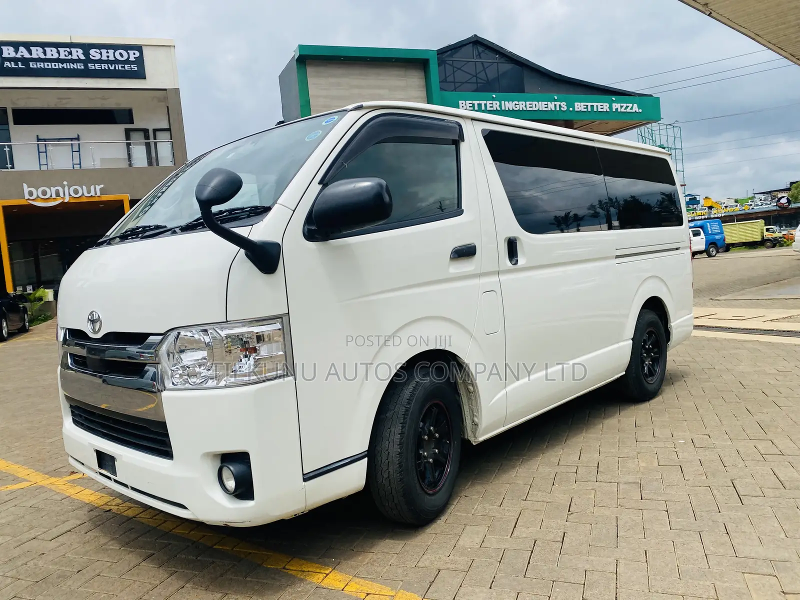 Toyota HiAce 2018 White