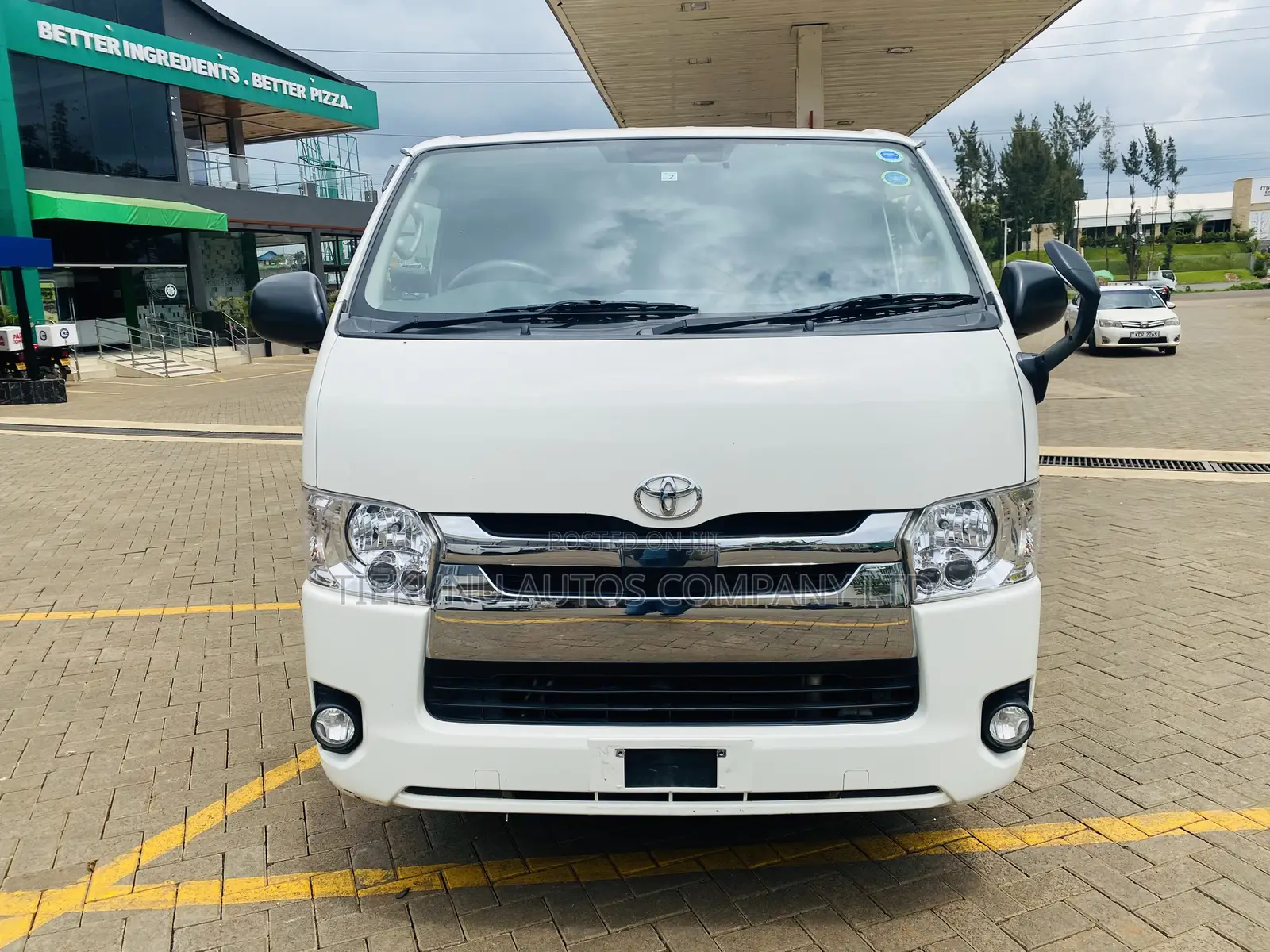 Toyota HiAce 2018 White