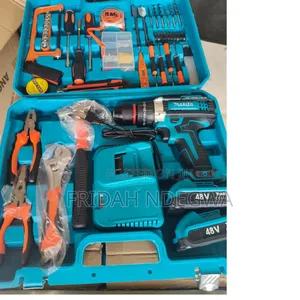 Makita Cordless Drill Set With Metallic Chuck