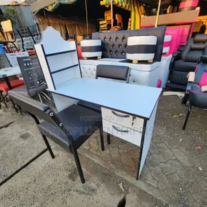 Pedicure Seat and Manicure Set