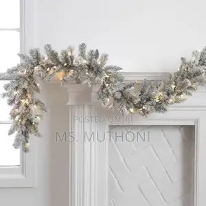  White / Flocked 2.5m Christmas Decorative Garland
