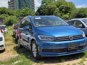 Volkswagen Touran 2019 Blue