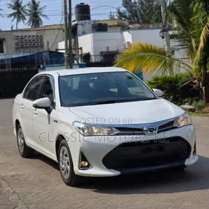 Toyota Axio 1.5 Hybrid 2WD 2019 White