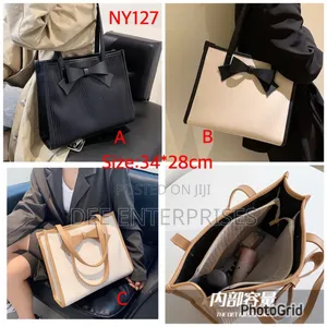 Bow Tote Bags