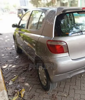 Toyota Vitz 2002 Gray