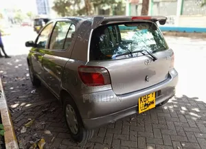 Toyota Vitz 2002 Gray