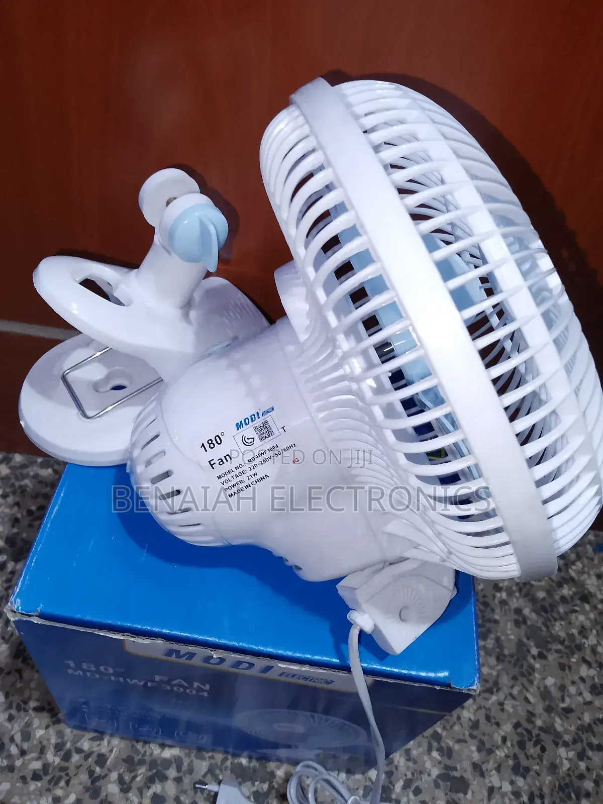 Wall Fan Will a Mounting Clip