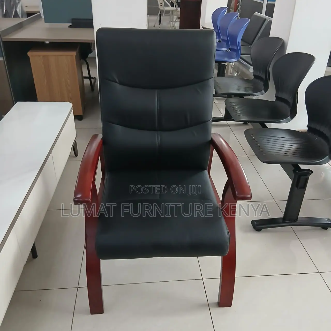 Visitor Mahogany Seat