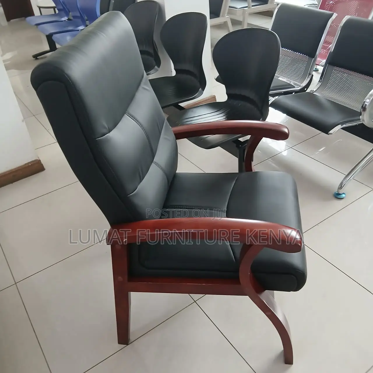 Visitor Mahogany Seat