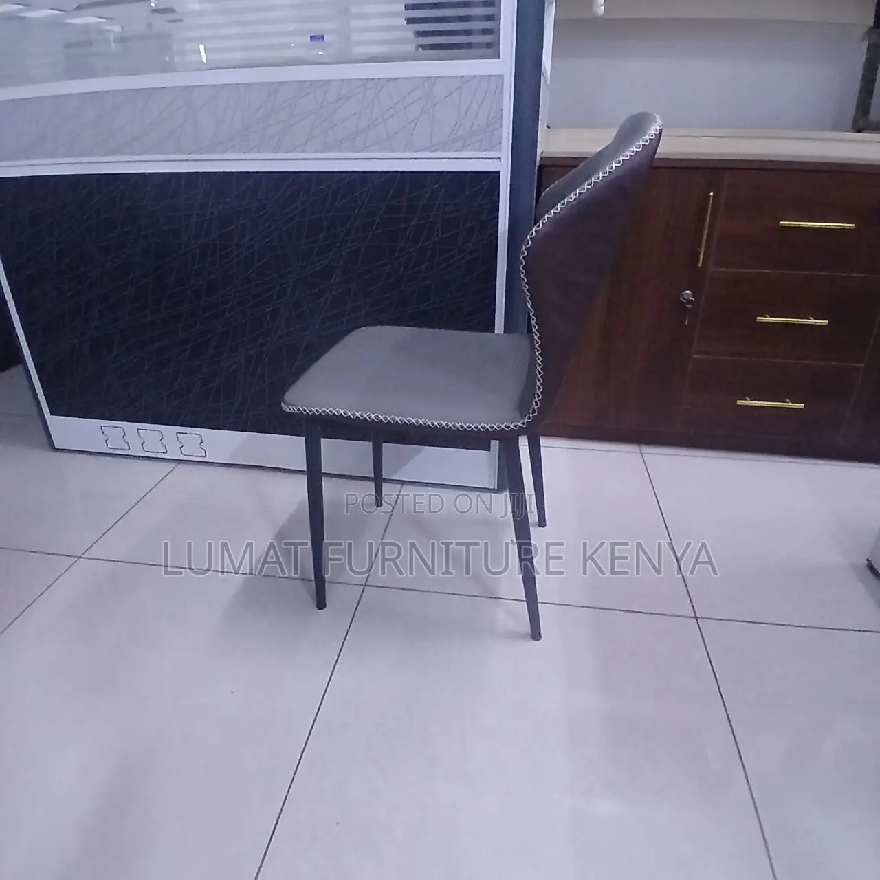 Soft Pad Swivel Chair