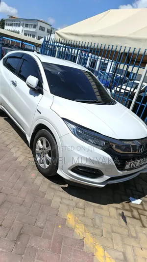 Honda Vezel 1.5 Hybrid 4WD 2019 White