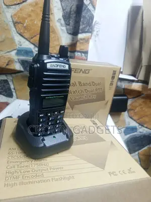 Baofeng Uv-82 Uhf/VHF Portable Walkie Talkie With Flashlight