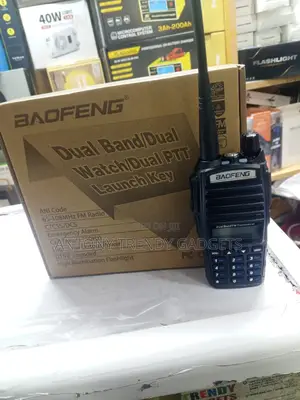 Uv-82 Long Range Dual Ptt Walkie Talkie With Flashlight