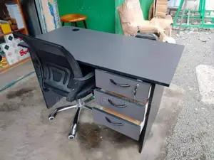 1m Desk and Chair