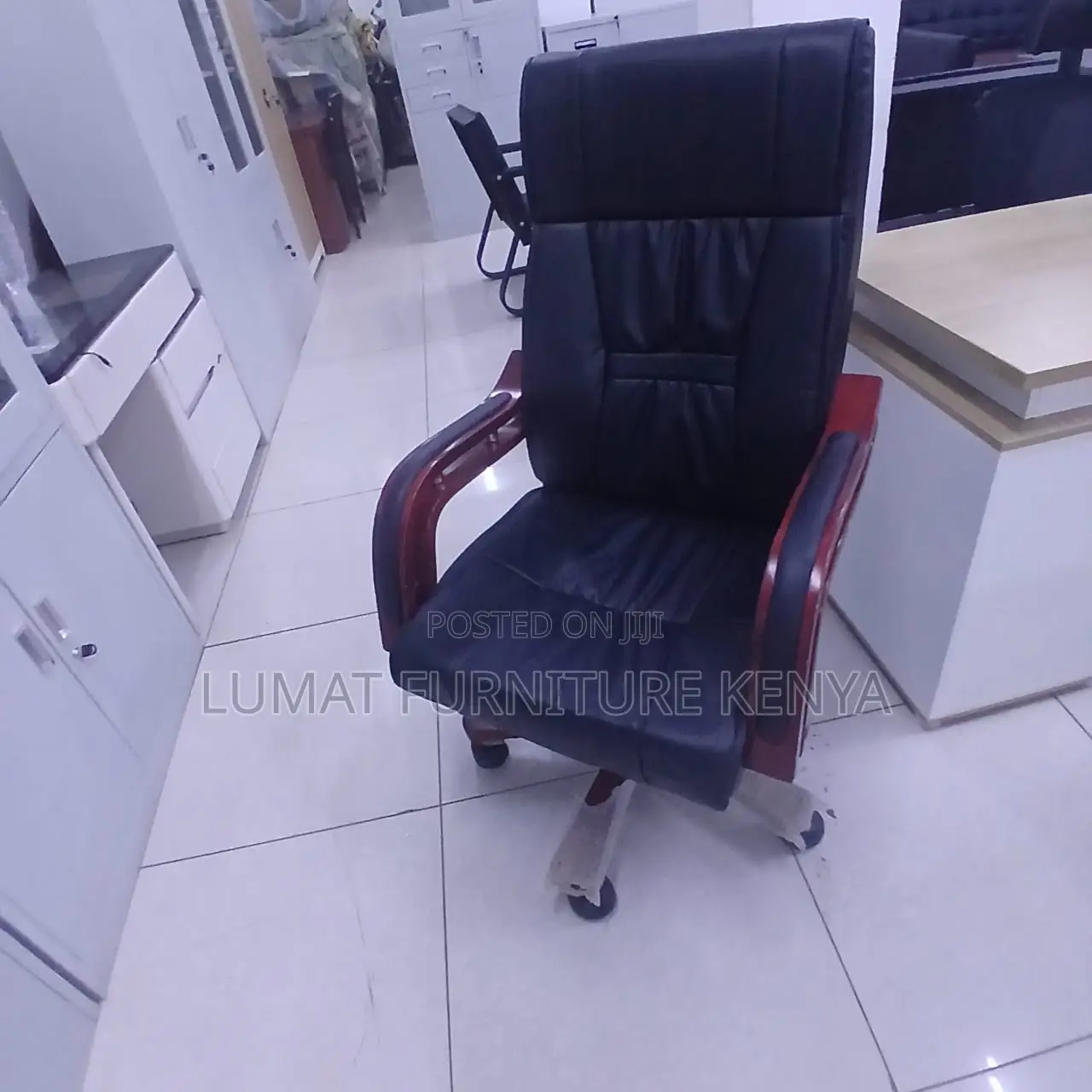 High-Back Leather Office Seat