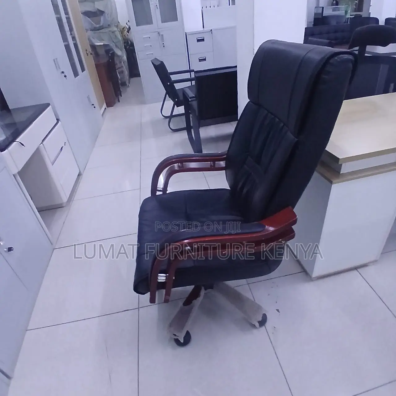 High-Back Leather Office Seat