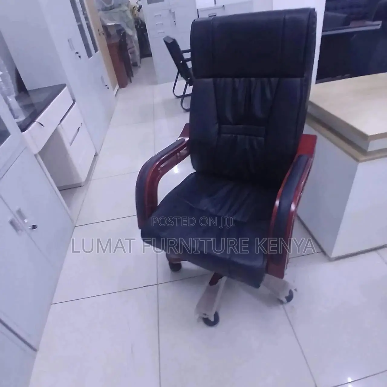 High-Back Leather Office Seat