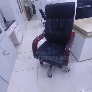 High-Back Leather Office Seat