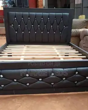 Black Leather 5*6 Mocket Bed