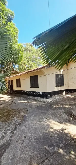 3bdrm Bungalow in Bombolulu for sale