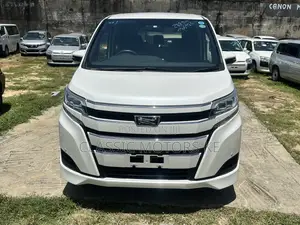 Toyota Noah 2.0 AWD (7 Seater) 2019 White
