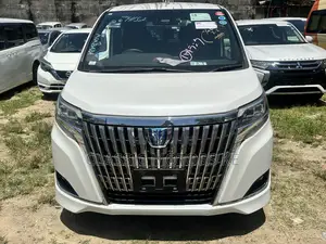 Toyota Esquire 2.0 AWD (8 seater) 2020 White