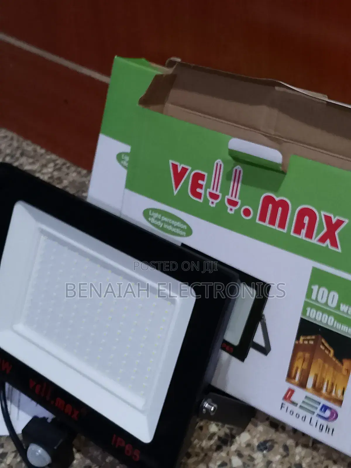 100 Watts Vellmax Floodlight Modern Version Floodlight