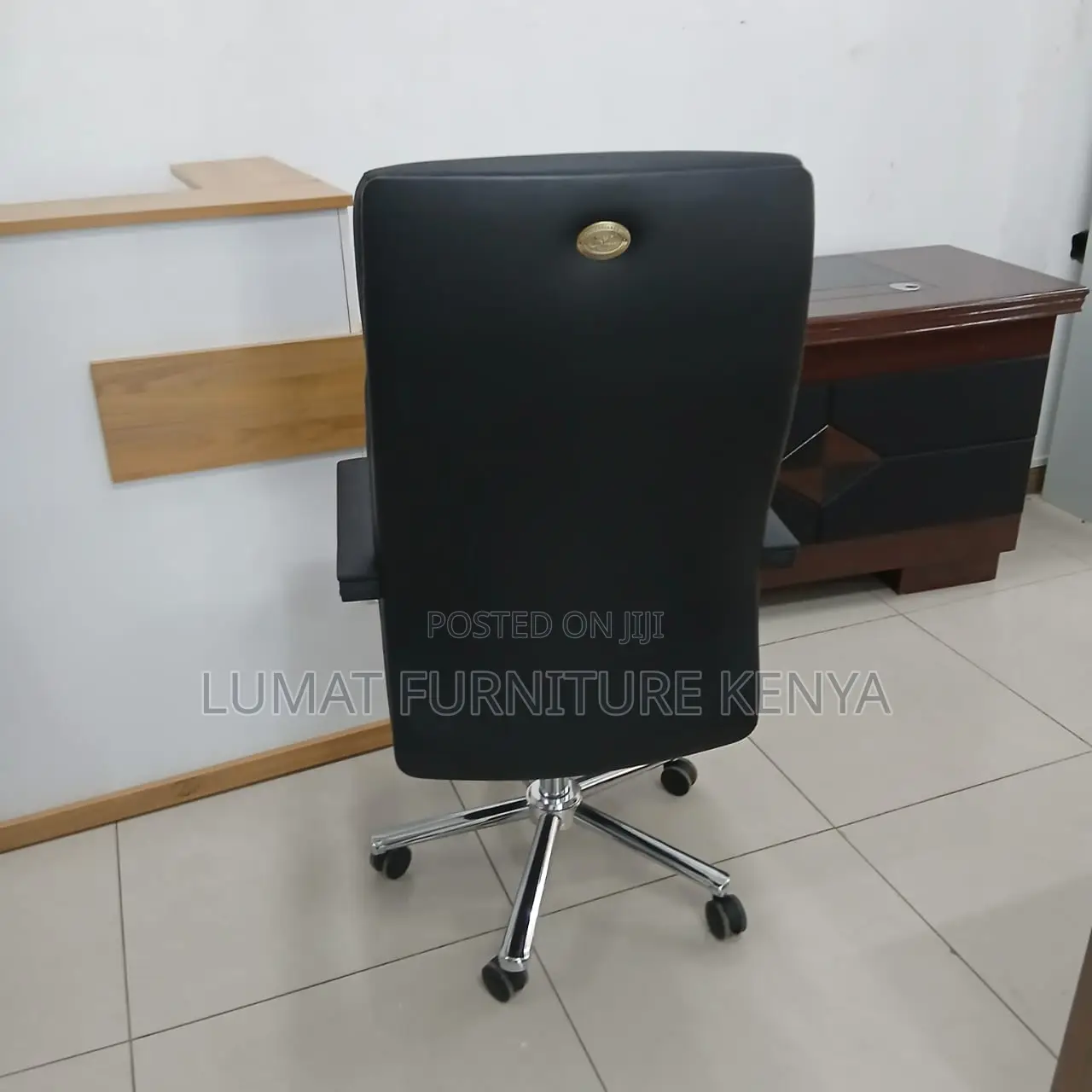 High Back Comfortable Office Seat