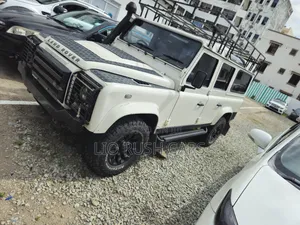 Land Rover Defender 2014 White