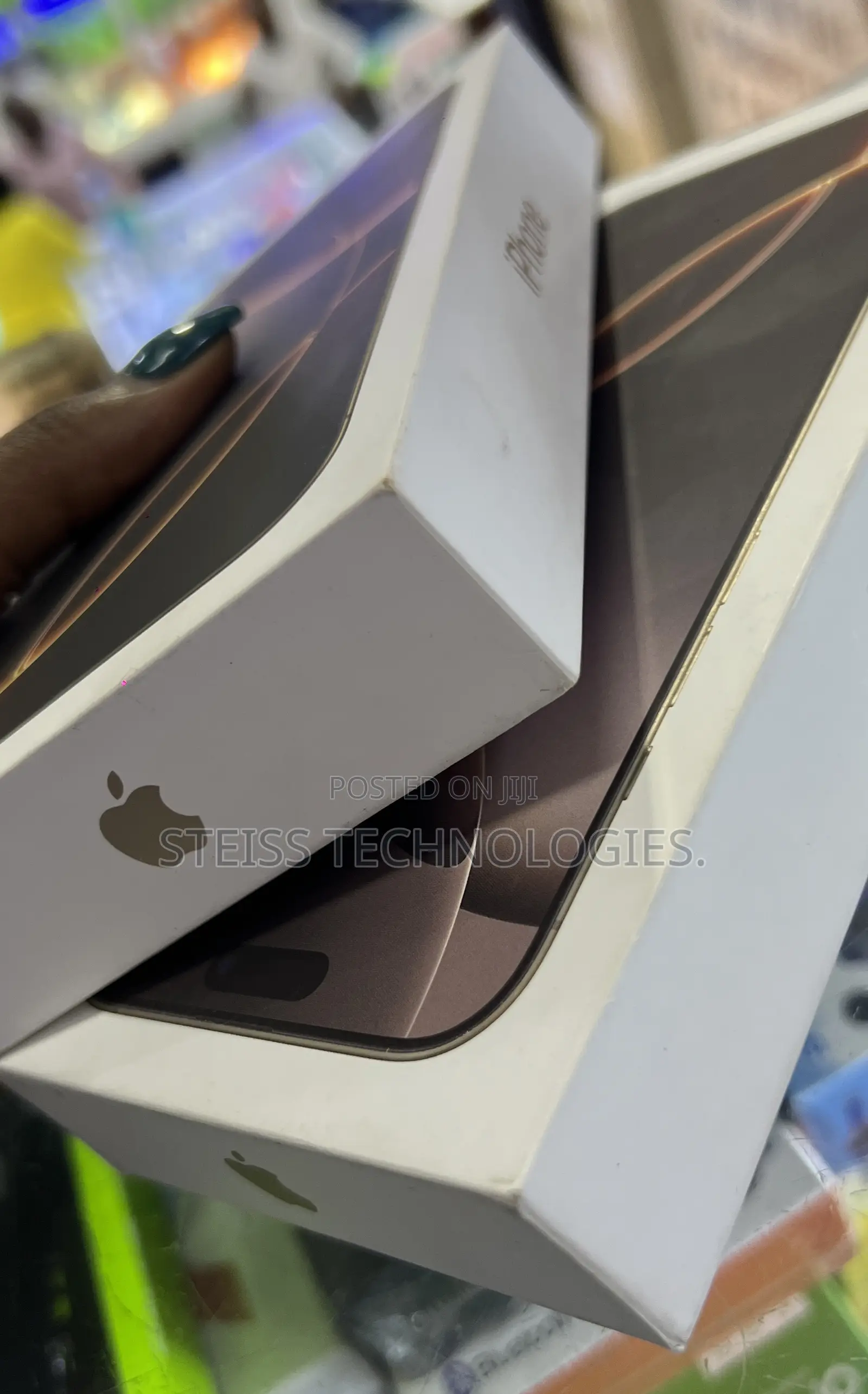 New Apple iPhone 16 Pro Max 256 GB Gold