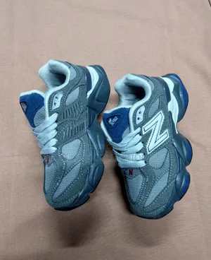 *Kids New Balance 9060*