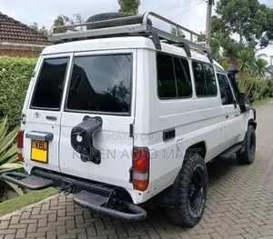 Toyota Land Cruiser 2009 White