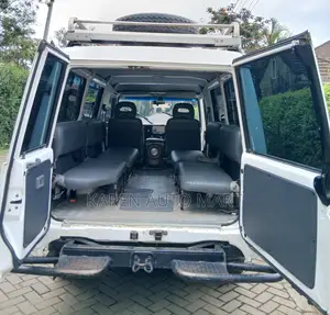 Toyota Land Cruiser 2009 White
