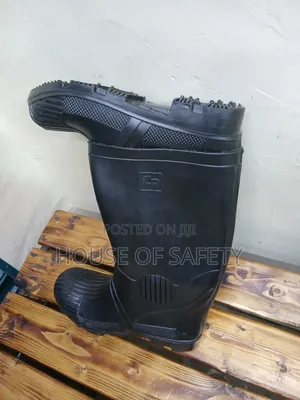 Grip Gumboots On Black